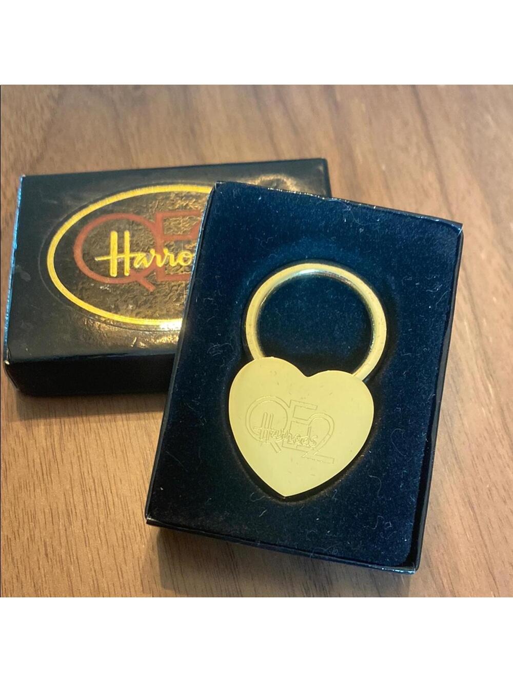 Harrods Gold Heart QE2 Keychain